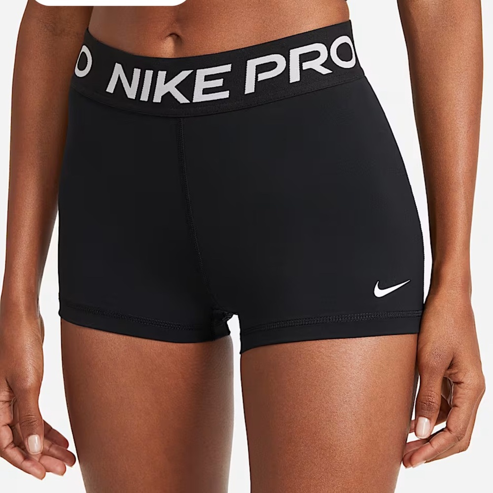 Nike Women's Black Athletic Shorts (medium)